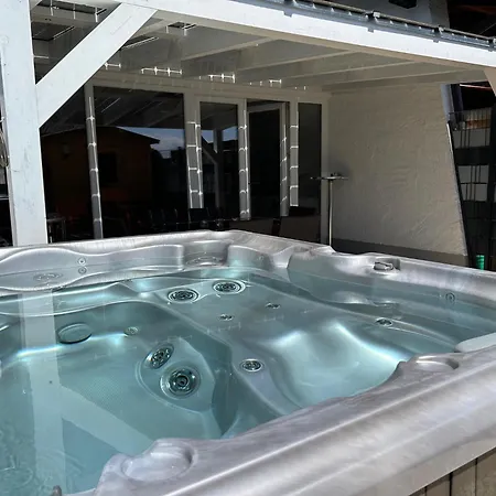 Andrea Mit Whirlpool Und Sauna * ريمستينغ