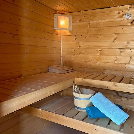 Andrea Mit Whirlpool Und Sauna *